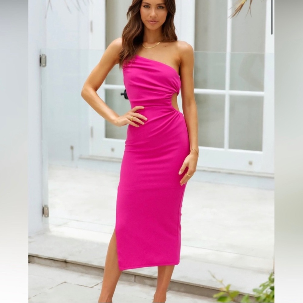 Hello Molly Smooth Lines Midi Dress Magenta